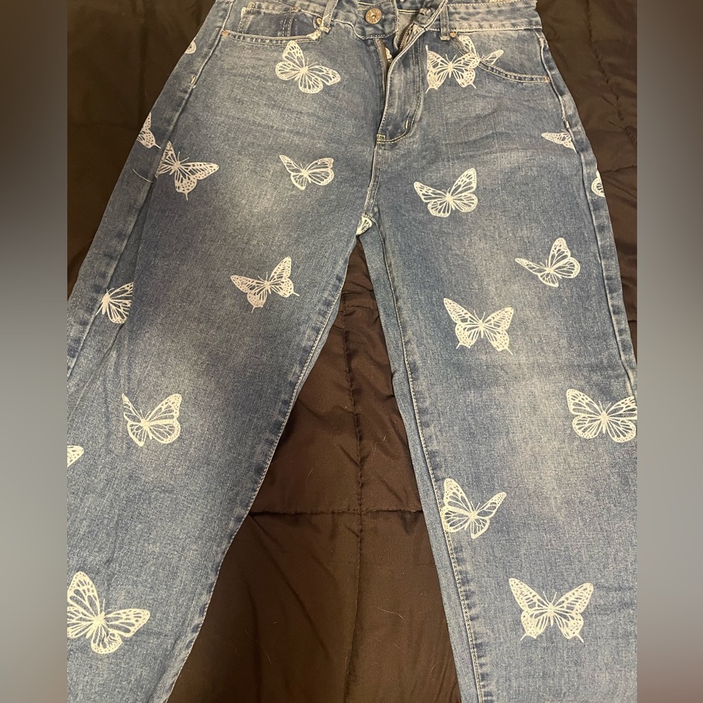 Blue Savvy, size 9/29, butteyfly pattern